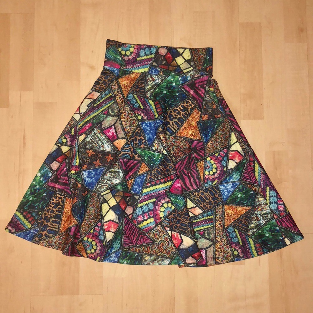Modeway size small flare skirt African/tribal